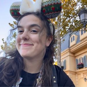 Meet your Posher, Kayla